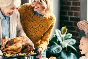 famille-repas-thanksgiving